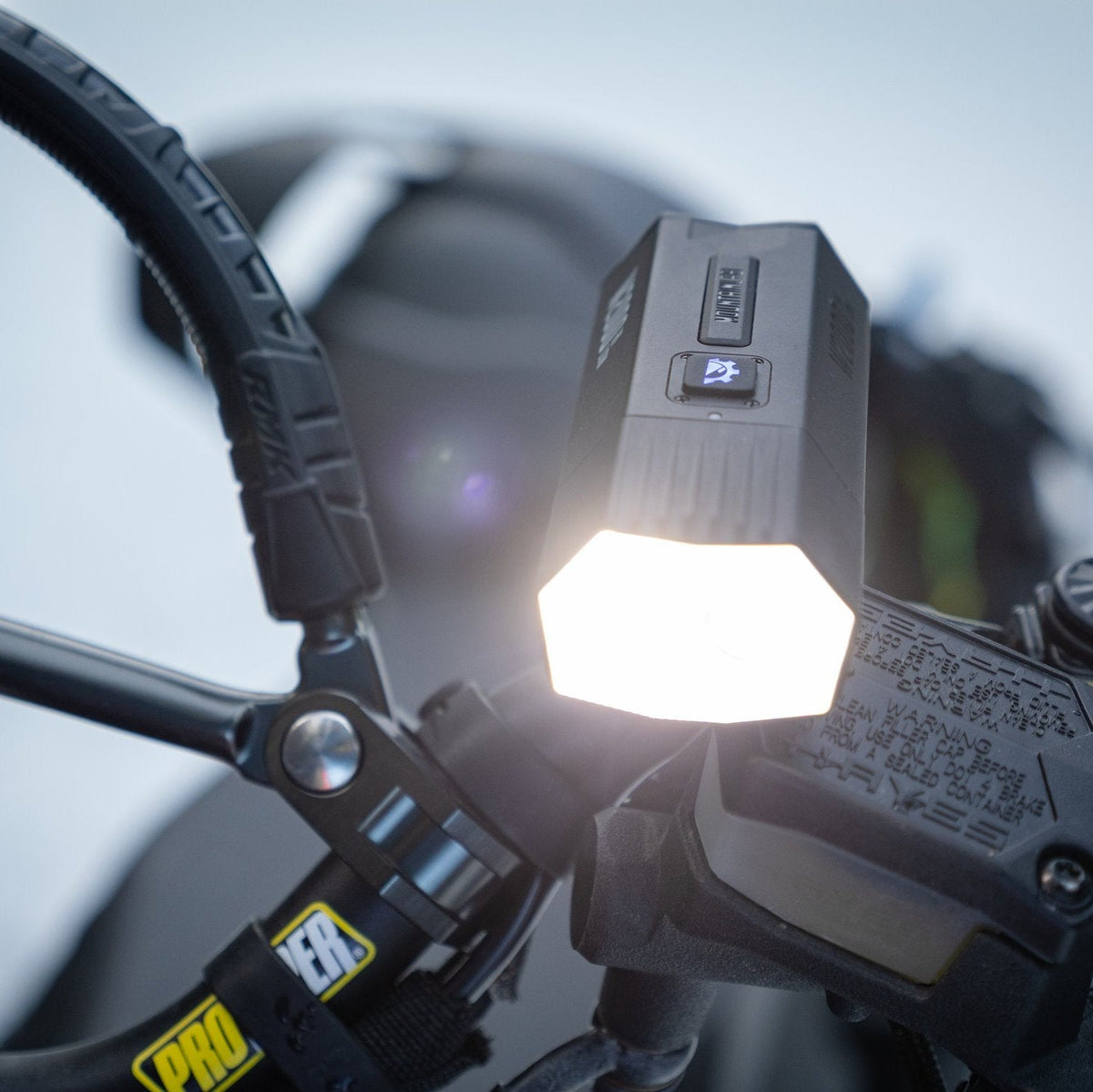 Mountain Lab W2000 Flashlight